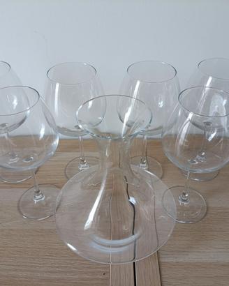 Sei bicchieri da vino rosso più decanter