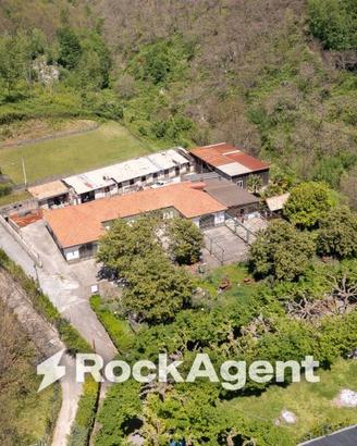 Immobile di 8000 m² a Scala