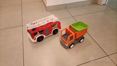 camion giocattolo in plastica