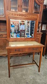 Toletta con specchiera stile liberty