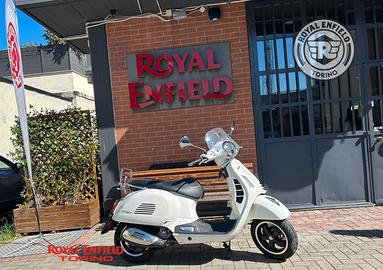 Piaggio Vespa 300 GTS SUPER