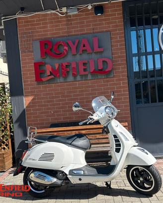 Piaggio Vespa 300 GTS SUPER