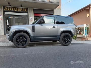 Land Rover Defender 90 3.0d I6 200 CV AWD Auto SE,