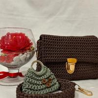 Borsa ad uncinetto fatta a mano