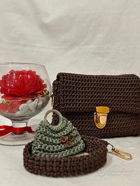 Borsa ad uncinetto fatta a mano