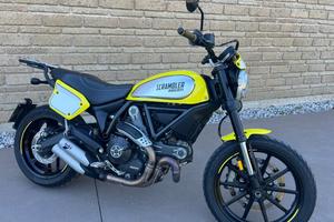 DUCATI Scrambler 800 Flat Track