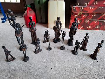 Statuette nere come foto