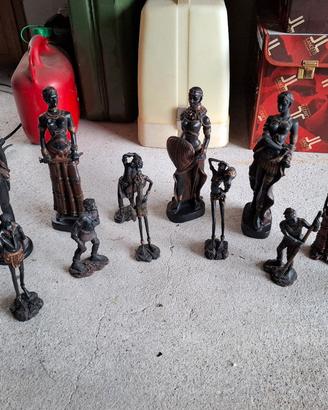 Statuette nere come foto