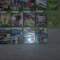 2 XBOX360 + 16 GIOCHI + KINKET + 2 CONTROLLER
