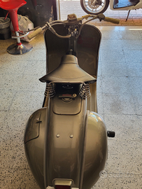 Vespa Faro Basso