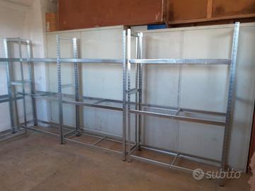 Scaffalature per pneumatici