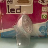 Lampadina LED GU 3.5 luce fredda.