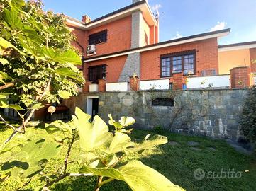 VILLA SINGOLA A BORGOFRANCO D'IVREA