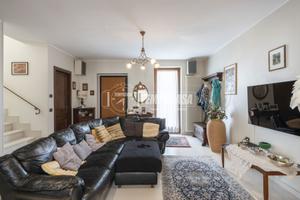 Villetta a schiera con vista panoramica a Camerino