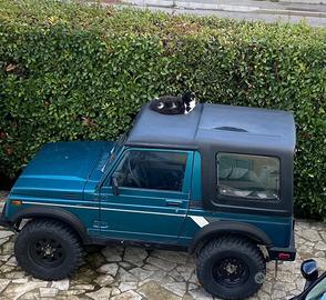 Suzuki Samurai 1,3 con cappotte rigida