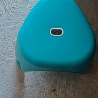 sgabello e 2 contenitori