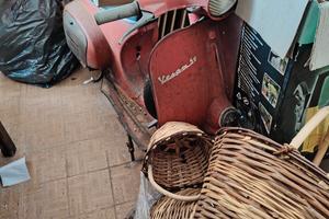 Vespa 50  del 1967 con 3 marce faro tondo 