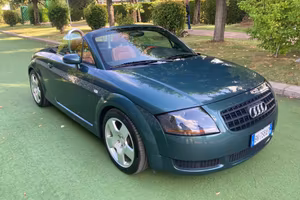 Audi TT Roadster verde  capote verde pelle cuoio