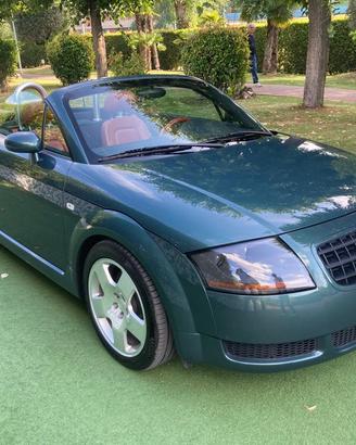 Audi TT Roadster verde  capote verde pelle cuoio