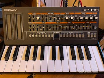 Roland Jp-08 boutique con tastiera K25m