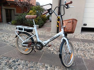 bicicletta elettrica e pieghevole
