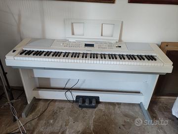 PIANOFORTE YAMAHA DGX-660 + SGABELLO