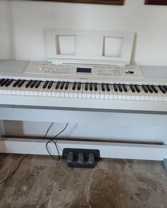 PIANOFORTE YAMAHA DGX-660 + SGABELLO