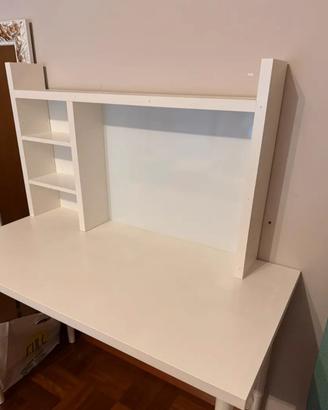 Scrivania IKEA con cassettiera e scaffale