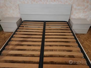 struttura letto con comodini