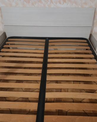 struttura letto con comodini