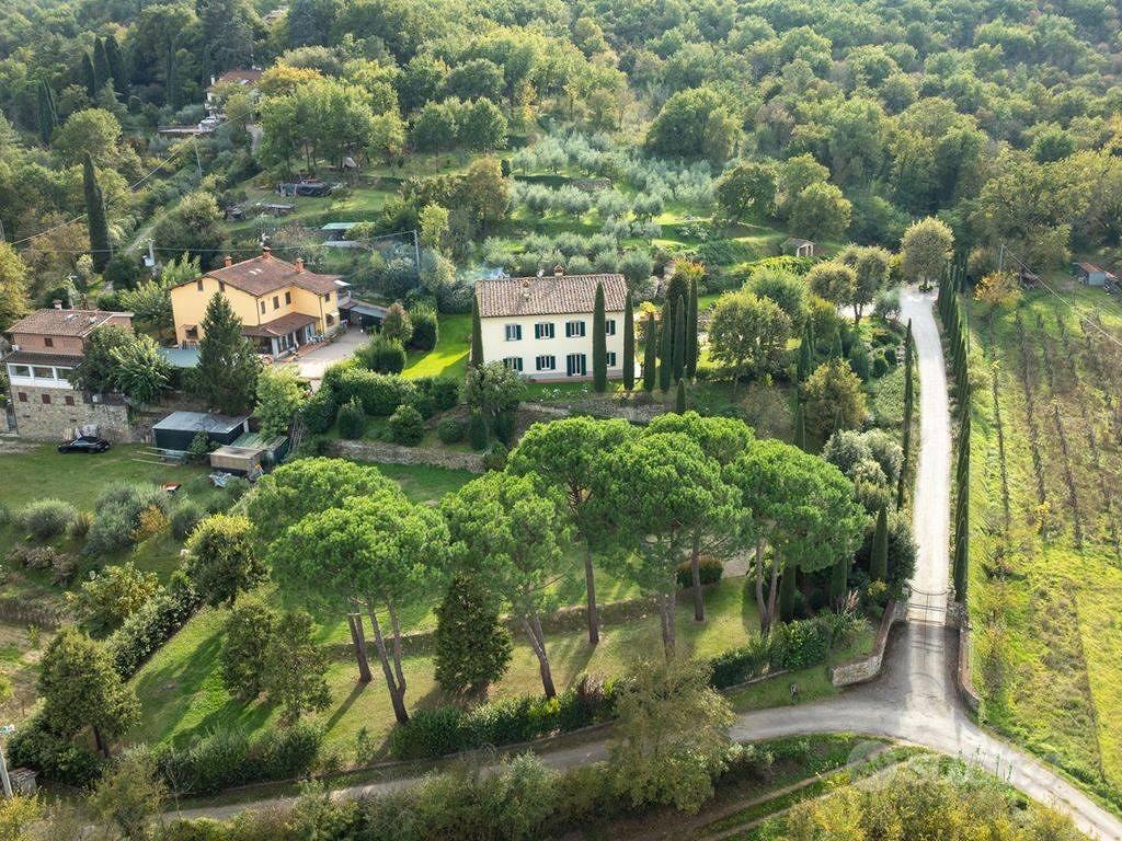 Rustico / Casale di 397 m² con 4 locali e box auto - Vista 5