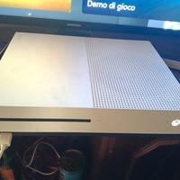 XBOX ONE S 500 GB CON Due CONTROLLER  FIFA 22 