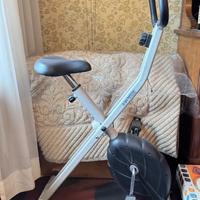 Cyclette per allenamento domestico