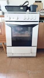 Cucina 4 fuochi INDESIT