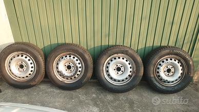 Pneumatici Michelin raggio 15 con cerchi