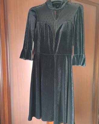 Abitino delle feste corto in velluto.