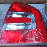 faro posteriore destro skoda octavia