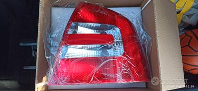 faro posteriore destro skoda octavia