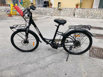 Bicicletta elettrica a pedalata assistita misura 