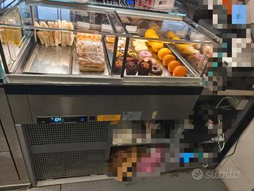 Bancone da bar in acciaio inox con vetrina refrige