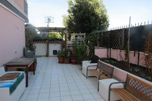 Semindipendente di 110 mq con cortile privato