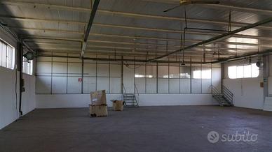 Immobile di 750 m² con 2 locali a Sesto Fiorentino