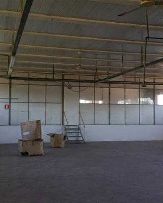 Immobile di 750 m² con 2 locali a Sesto Fiorentino
