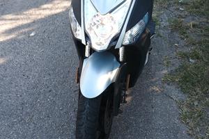 kimco agility 125  anno 2018 motore nuovo 