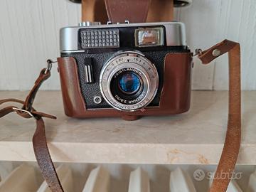 Macchina fotografica antica Voigtlander