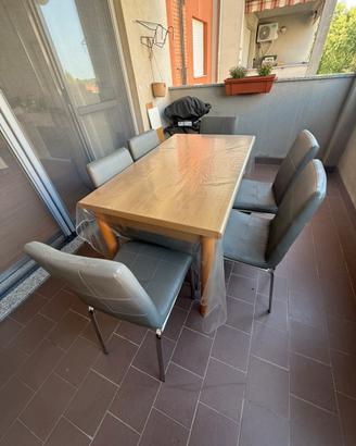 Tavolo cucina/sala  in legno 125X75 con 6 sedie