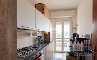 BILOCALE CON CANTINA E BALCONE.