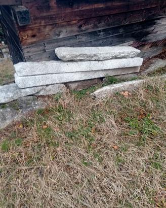 Mensoloni in sasso