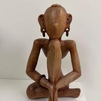 Arredo etnico/zen: statua “Pensatore” in legno