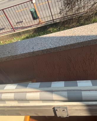 Tenda balcone elettrica in buone condizioni da 6 m
